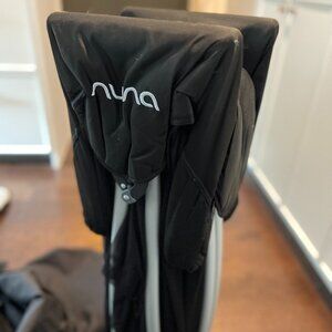 Nuna Sena Aire pack n play